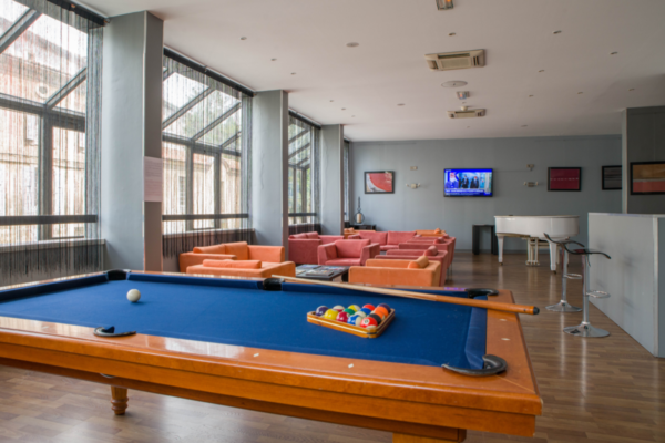 lounge & billard